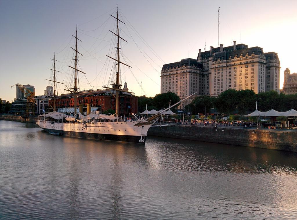Apartamento Edificio Crucero Buenos Aires Eksteriør billede